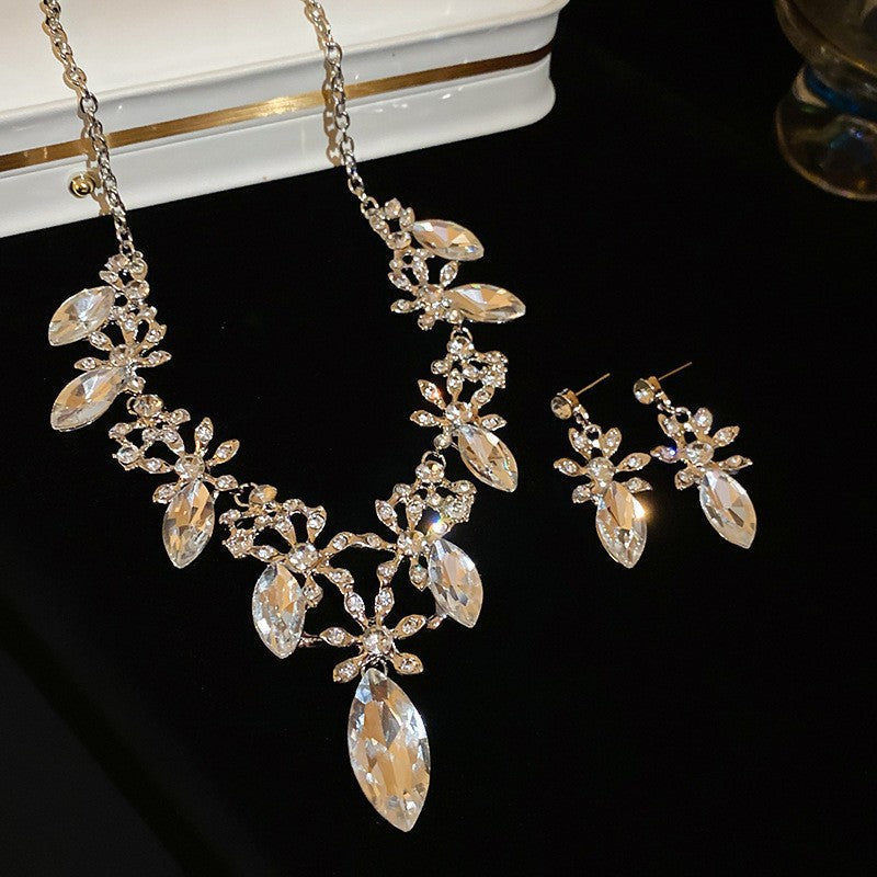 Round Zircon Ear Niche Design Clavicle Chain Graceful Jewelry Set