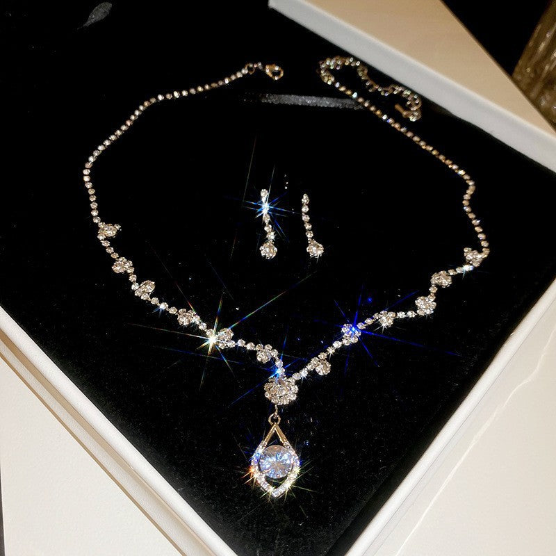Round Zircon Ear Niche Design Clavicle Chain Graceful Jewelry Set