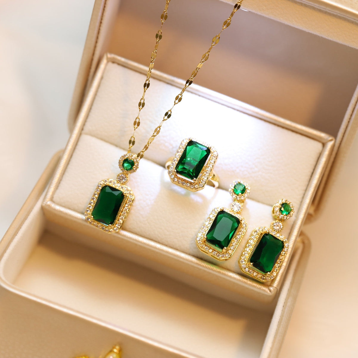 Style Geometric Three-piece Emerald Female Temperament Light Jewelry Set