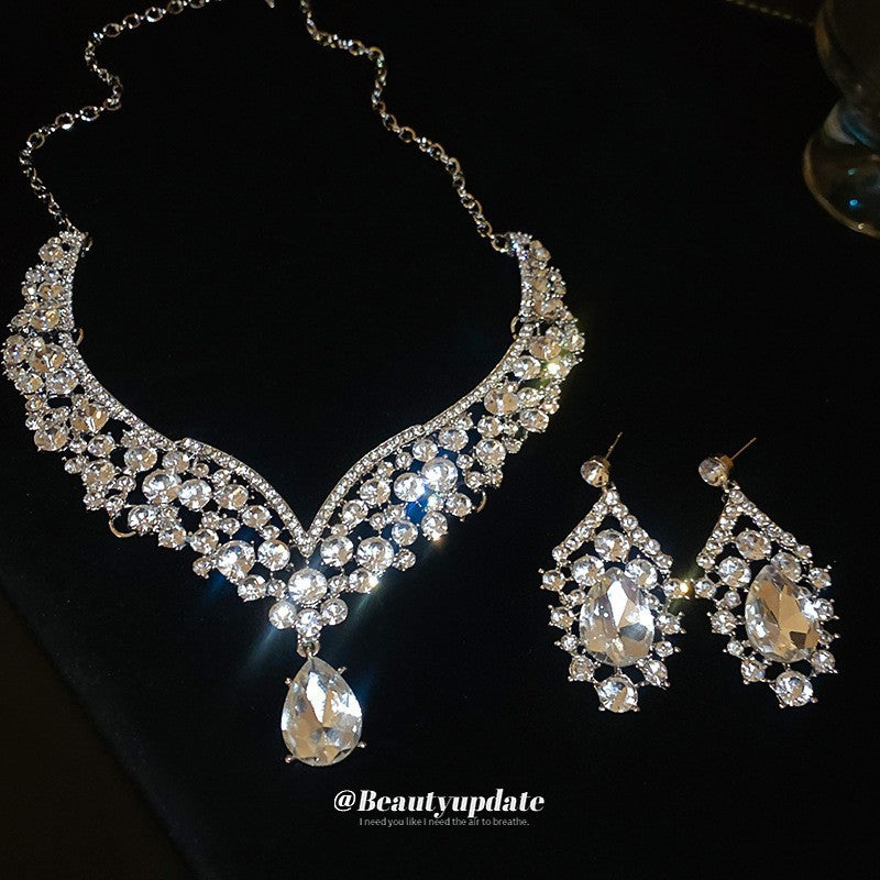 Round Zircon Ear Niche Design Clavicle Chain Graceful Jewelry Set
